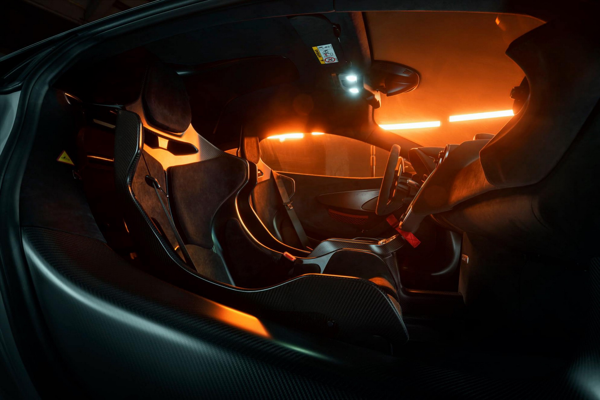 Novitec Sprinkles 700 HP Onto Hardcore McLaren 620R To Improve Its 0-60 By 0.1 Sec