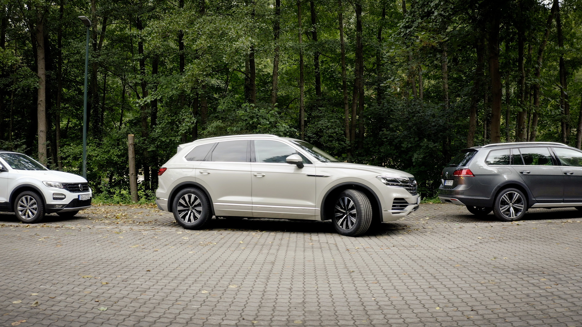 VW Touareg Joins The Remote-Parking Crowd With New Smartphone-Compatible Function