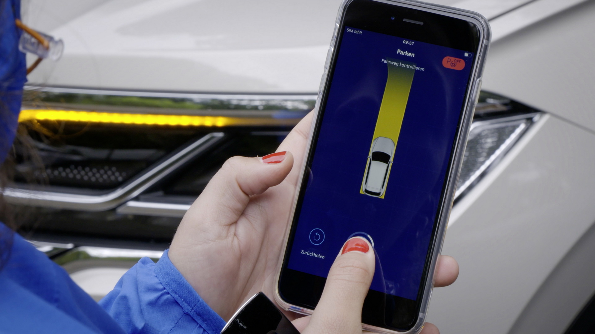 VW Touareg Joins The Remote-Parking Crowd With New Smartphone-Compatible Function