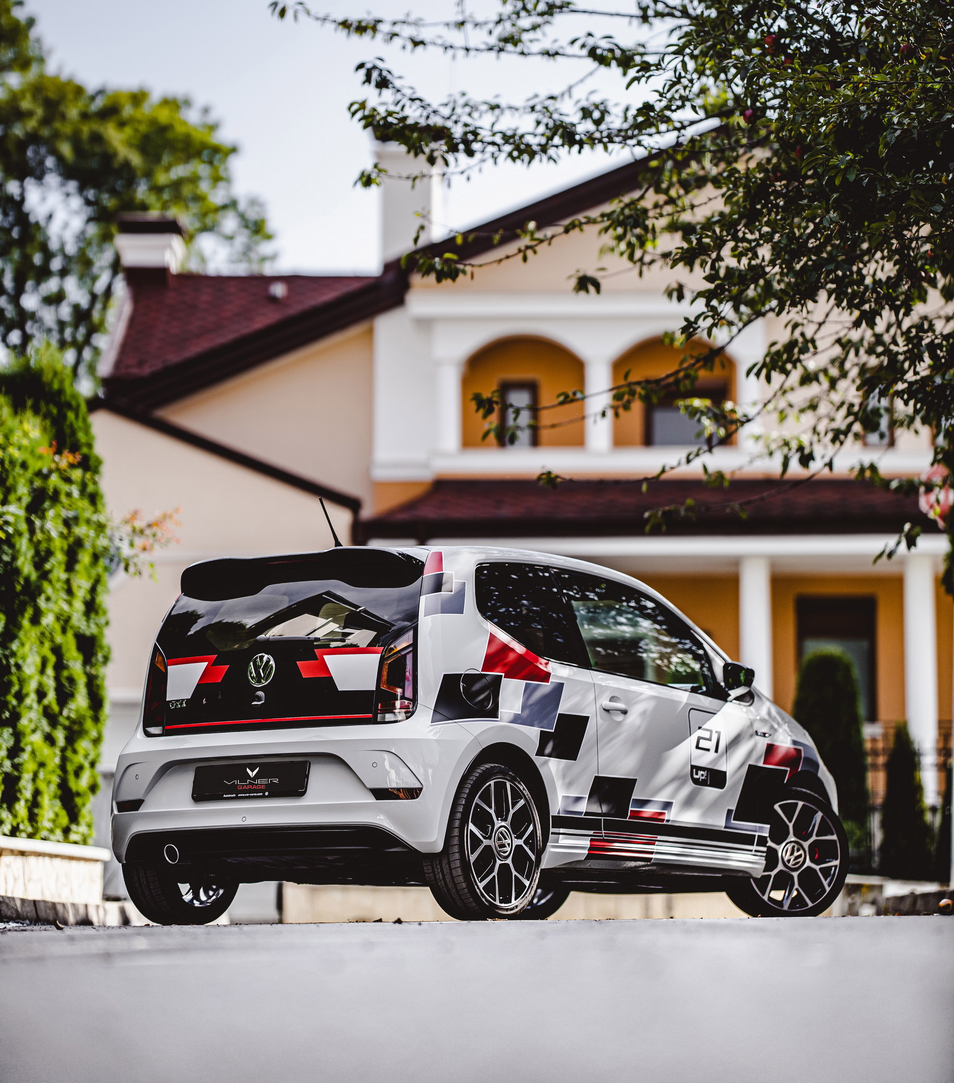 Vilner’s Bespoke VW Up! GTI Stands Out Thanks To Its Lively Livery