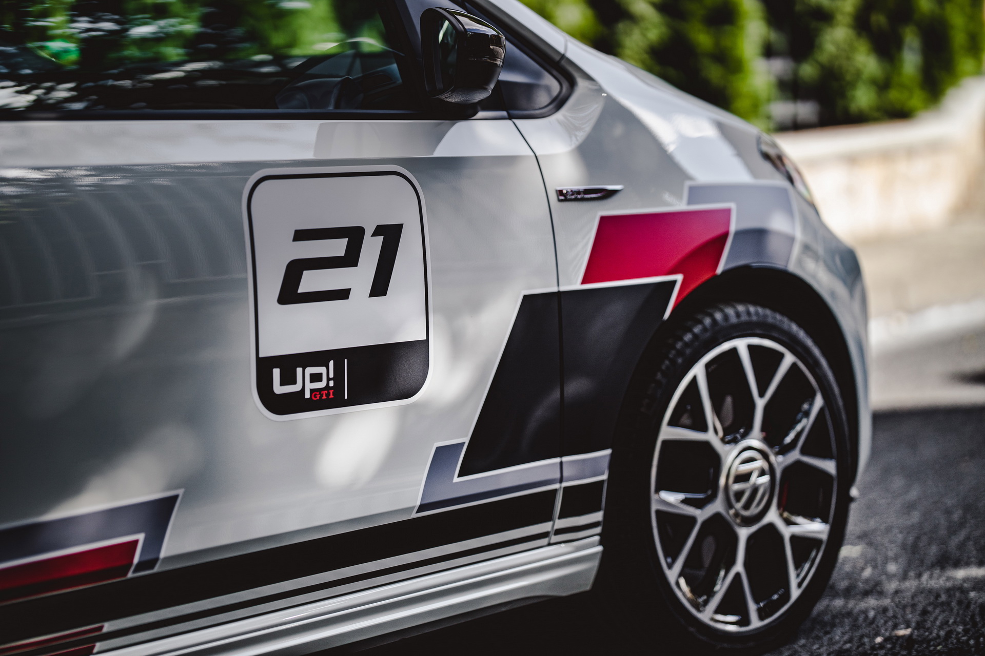 Vilner’s Bespoke VW Up! GTI Stands Out Thanks To Its Lively Livery