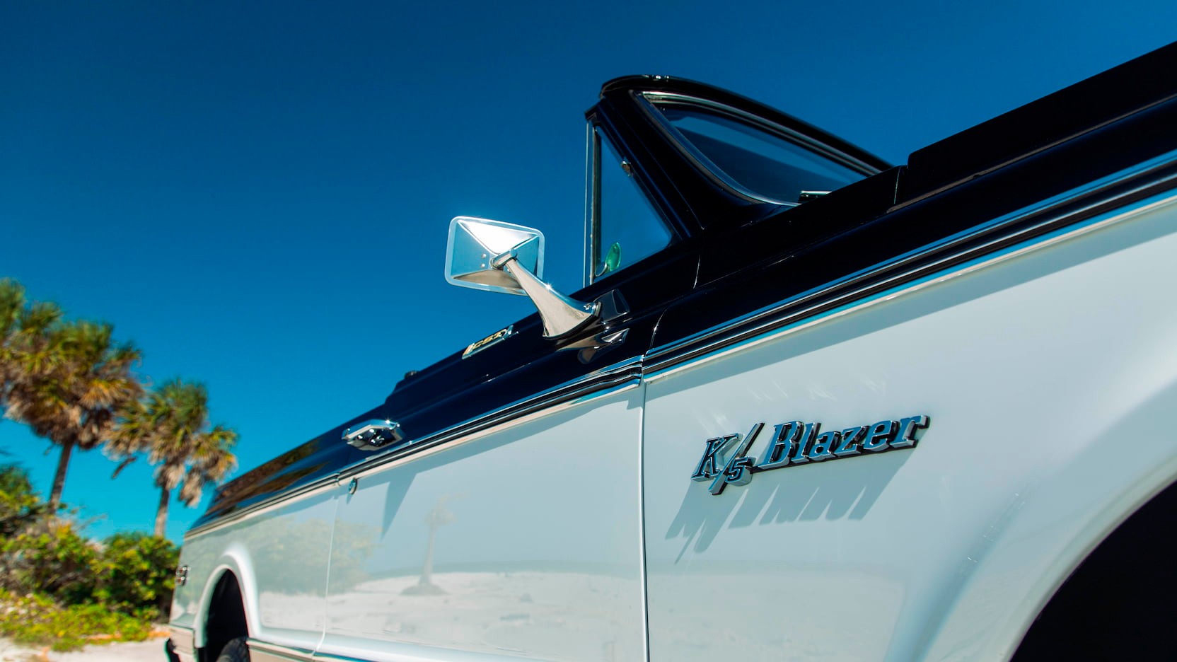 This 1972 Chevy K5 Blazer Restomod Says Bronco Who?