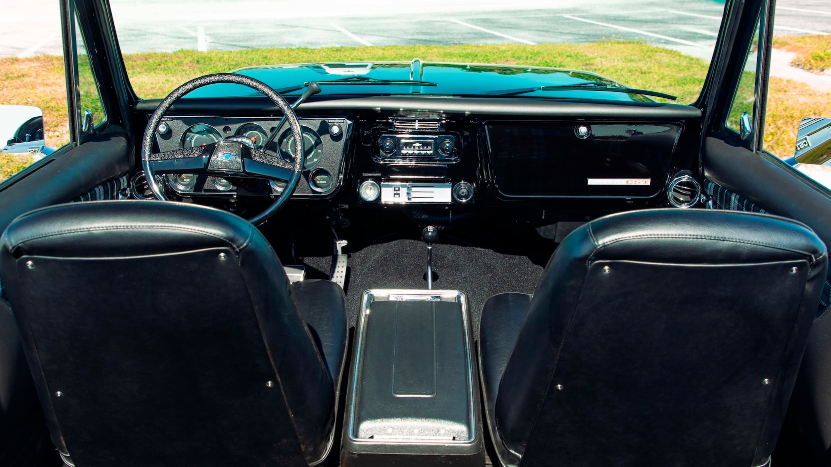 This 1972 Chevy K5 Blazer Restomod Says Bronco Who?