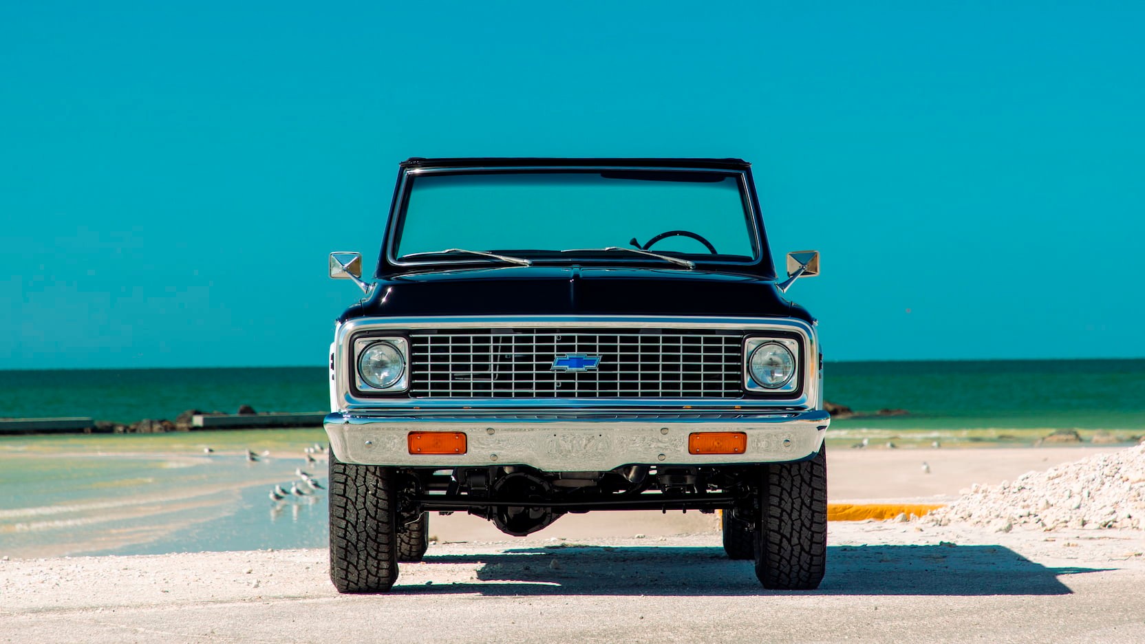 This 1972 Chevy K5 Blazer Restomod Says Bronco Who?