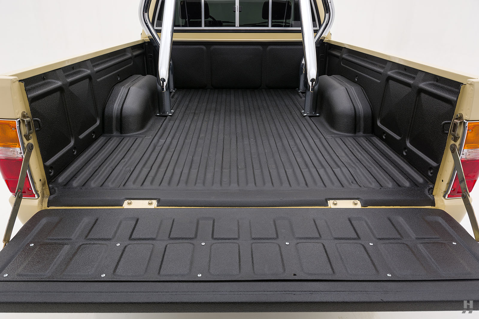 Conquer The Wilderness In This Indestructible, Fully-Restored 1986 Toyota Pickup