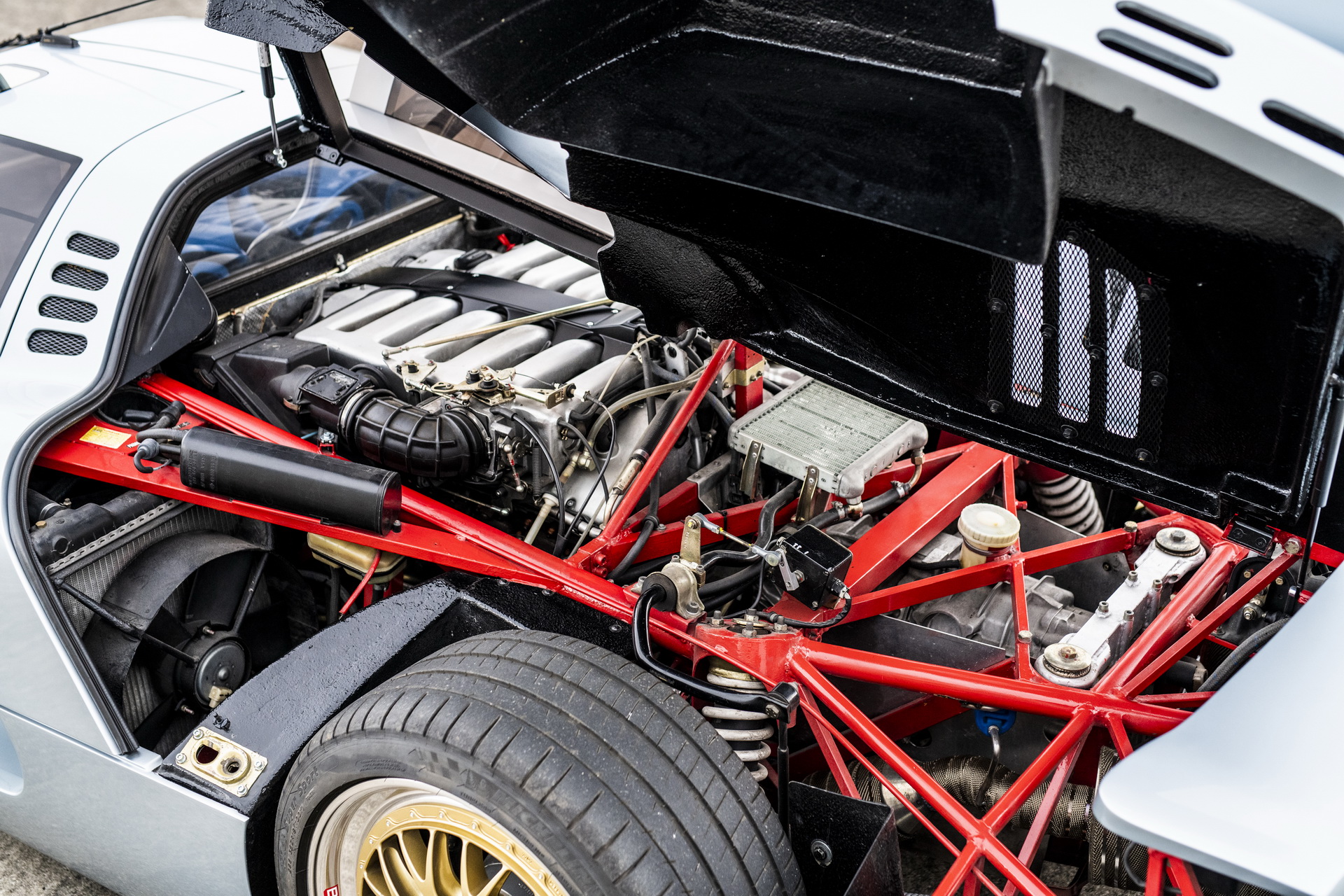 The One And Only Isdera Commendatore 112i Is Up For Grabs