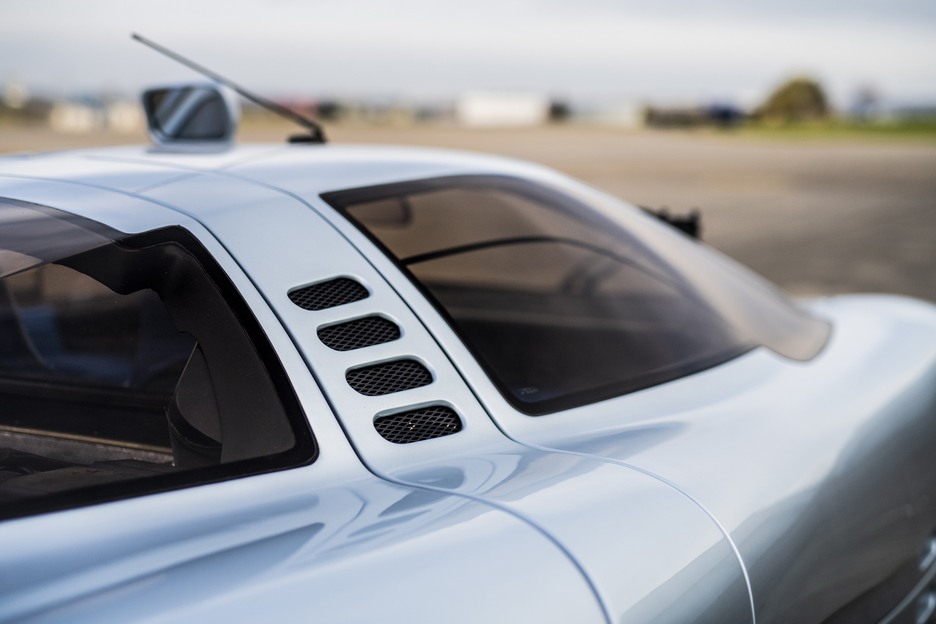 The One And Only Isdera Commendatore 112i Is Up For Grabs