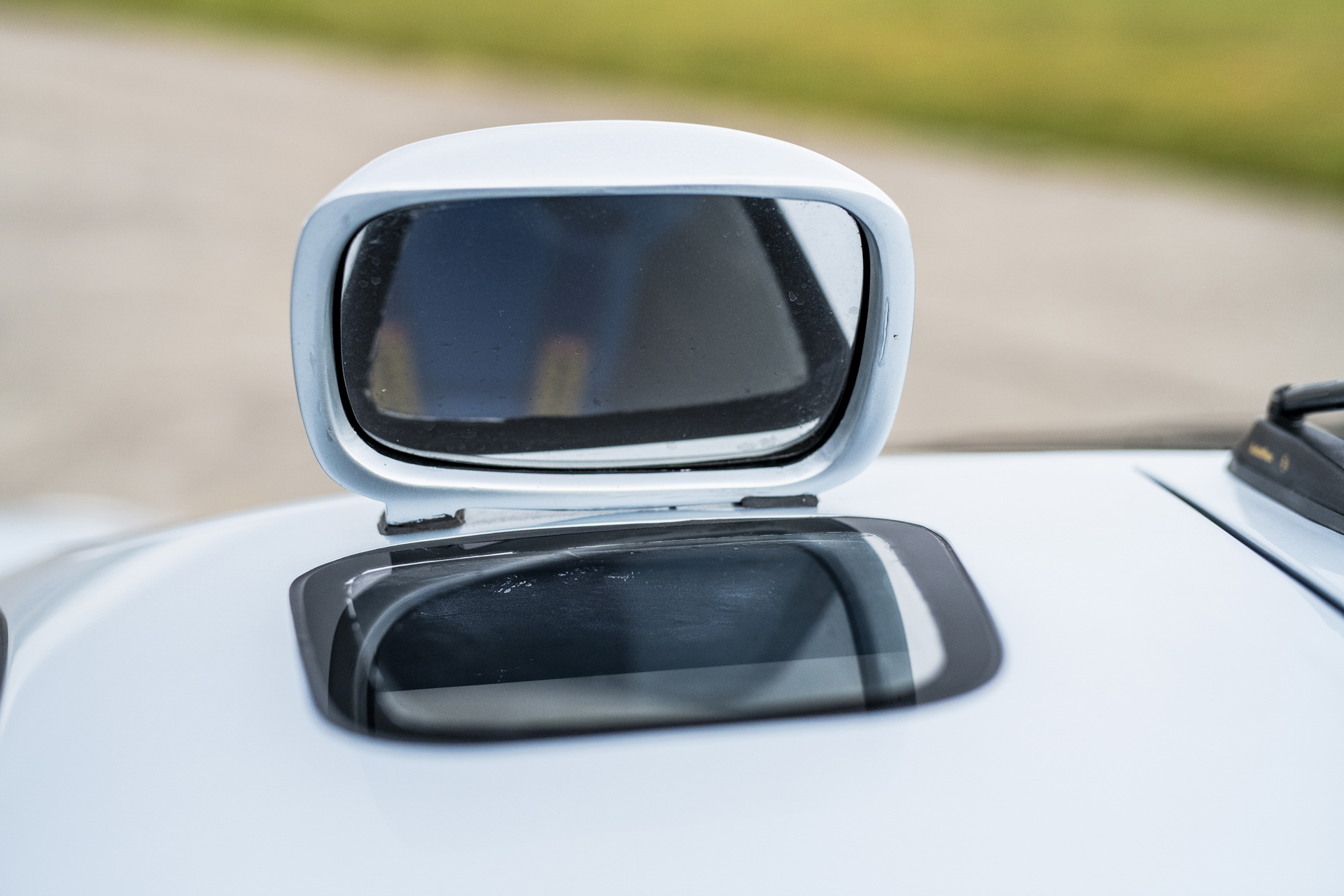 The One And Only Isdera Commendatore 112i Is Up For Grabs