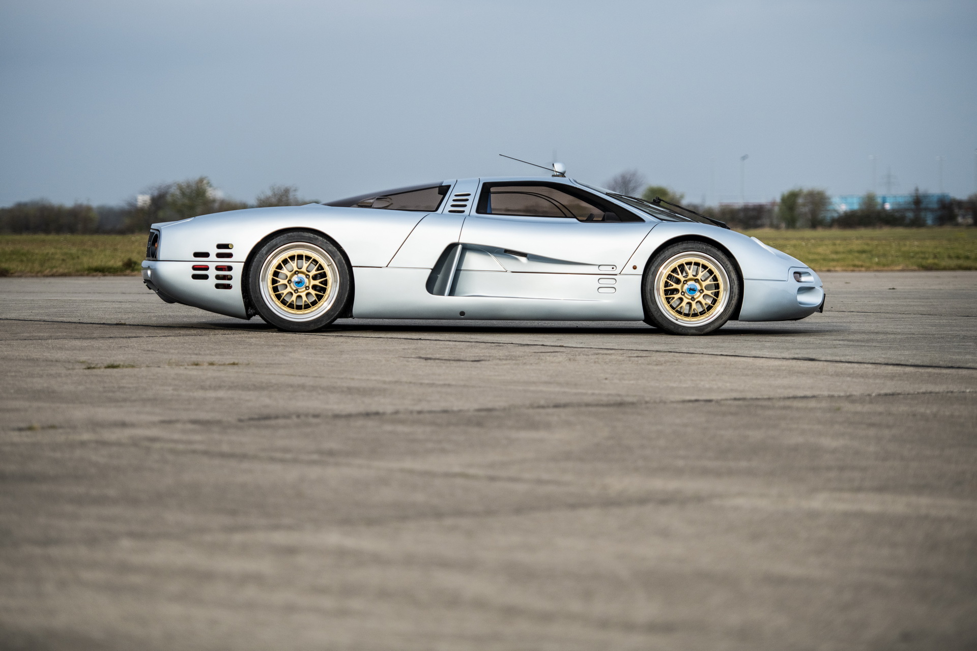 The One And Only Isdera Commendatore 112i Is Up For Grabs