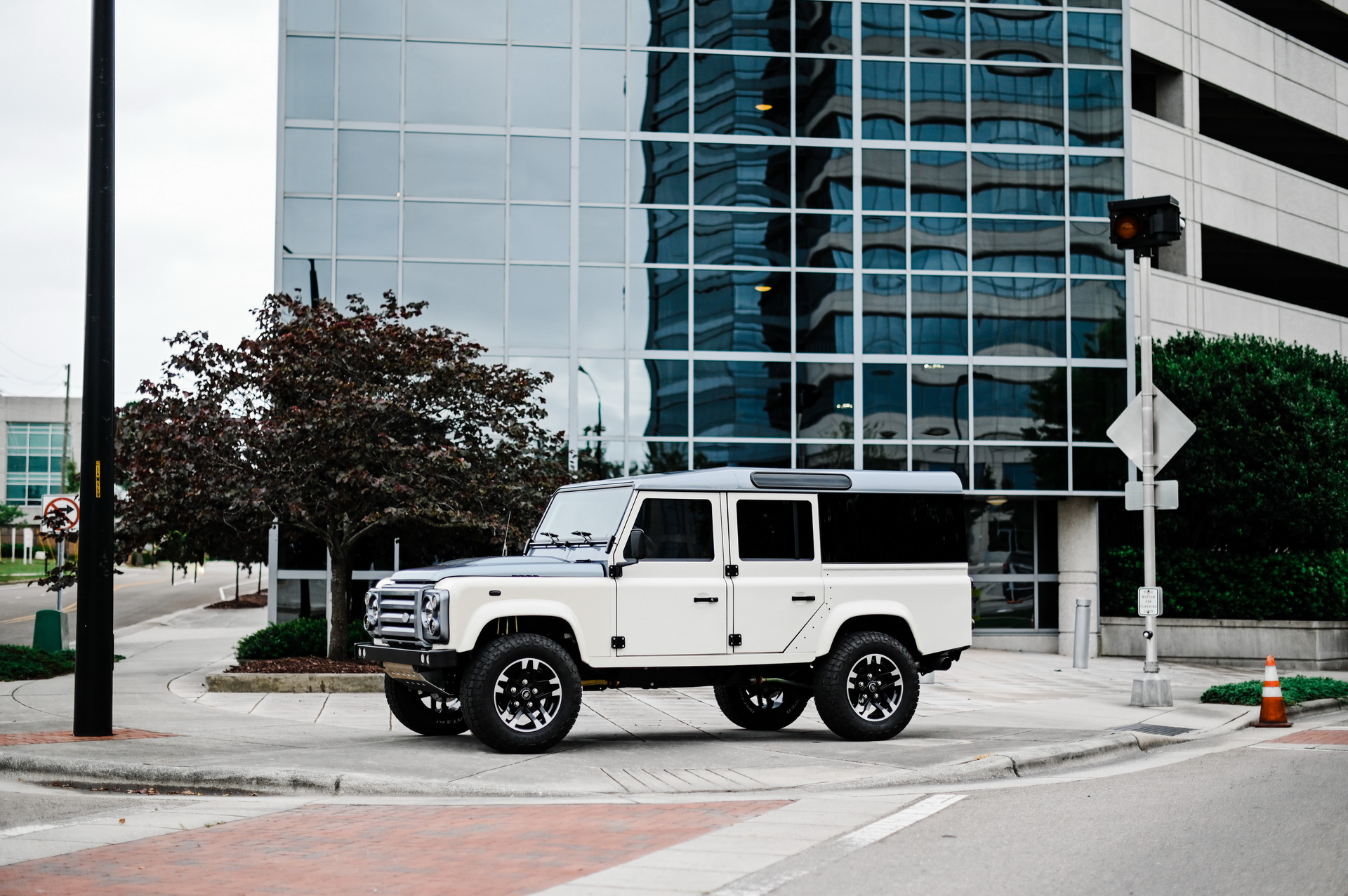 1993 Land Rover Defender 110 Restomod Wants To Roll With The Big Boys, Rocks A 600 HP 6.2L V8