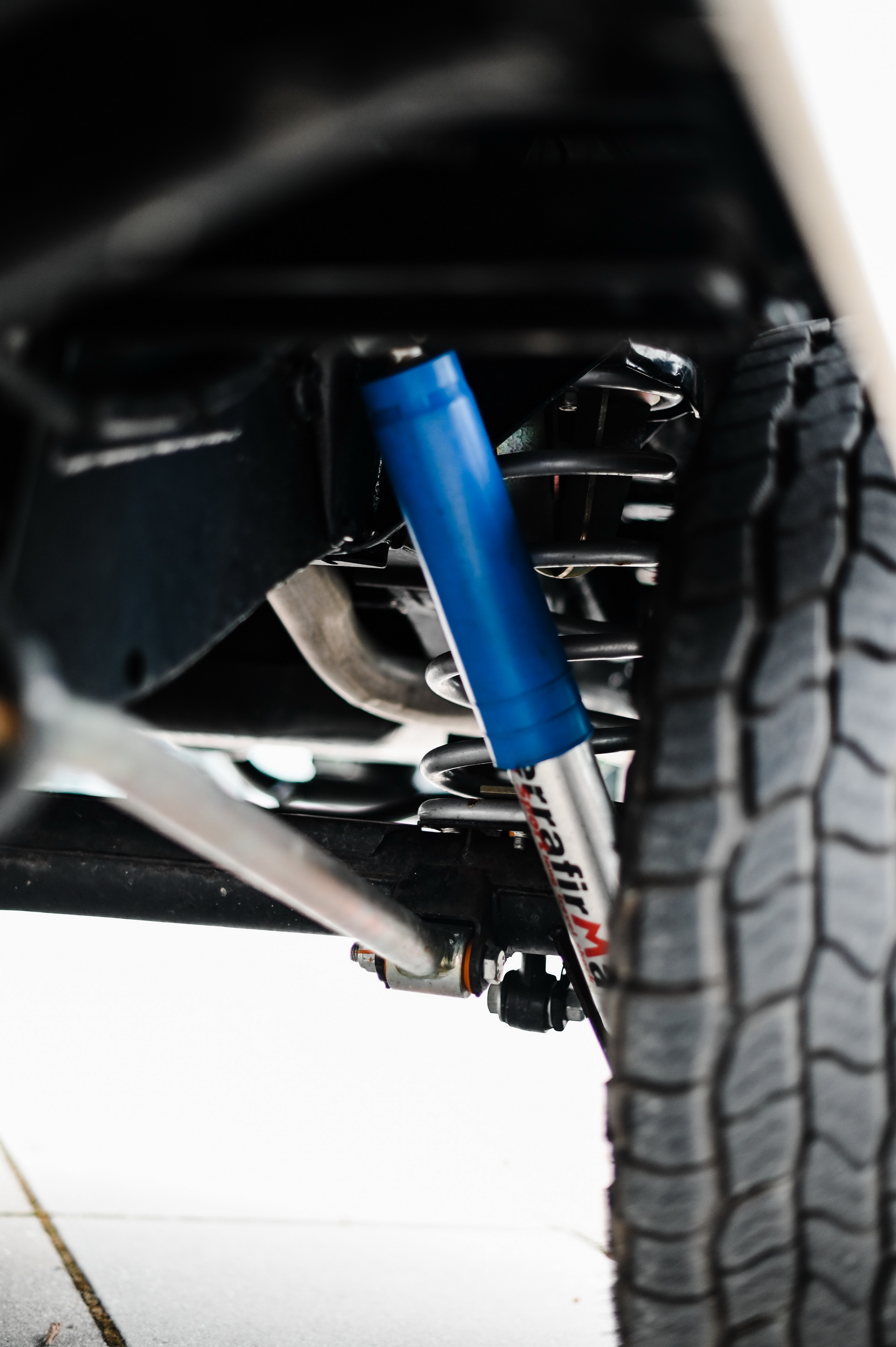 1993 Land Rover Defender 110 Restomod Wants To Roll With The Big Boys, Rocks A 600 HP 6.2L V8