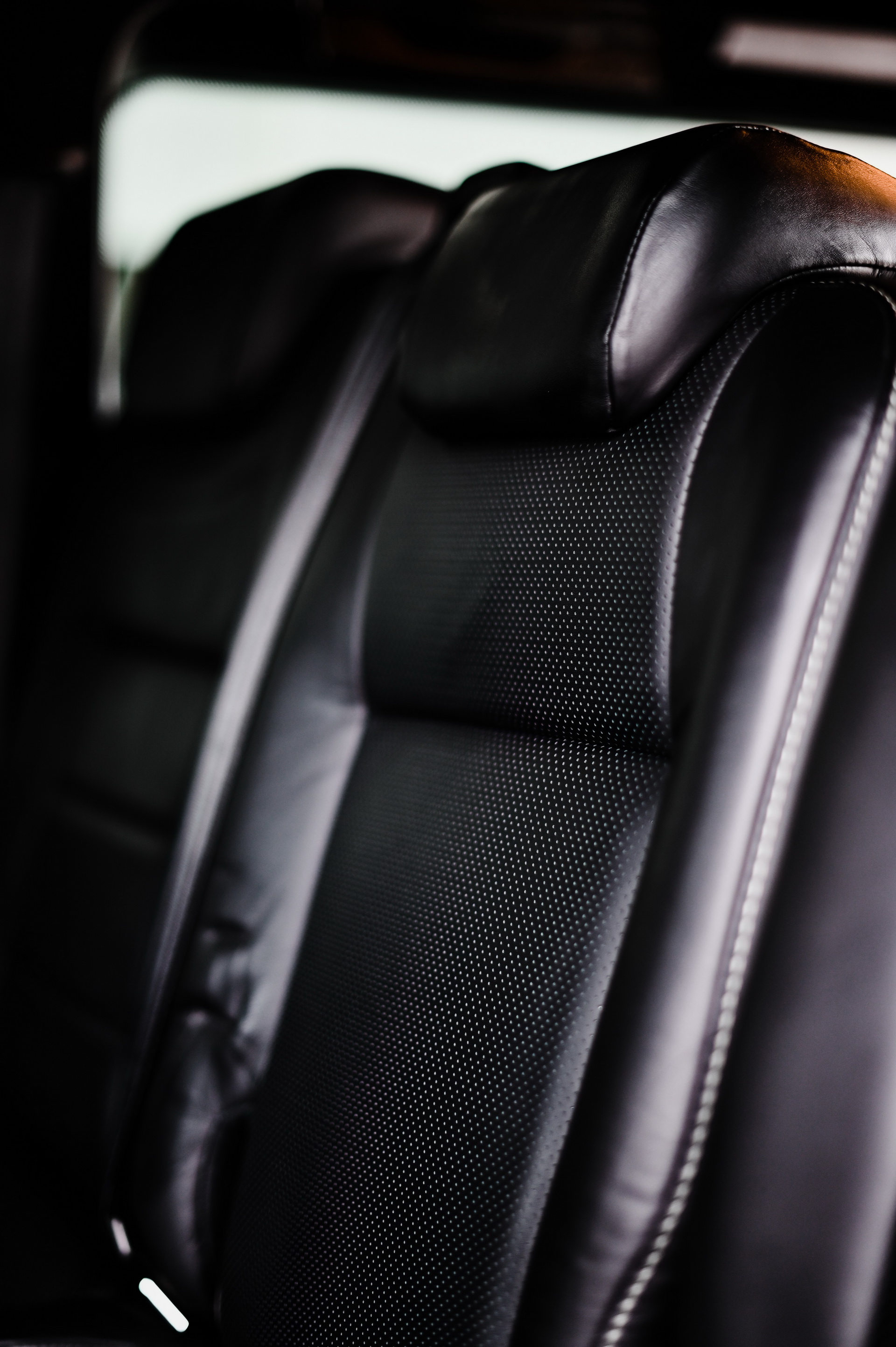 1993 Land Rover Defender 110 Restomod Wants To Roll With The Big Boys, Rocks A 600 HP 6.2L V8