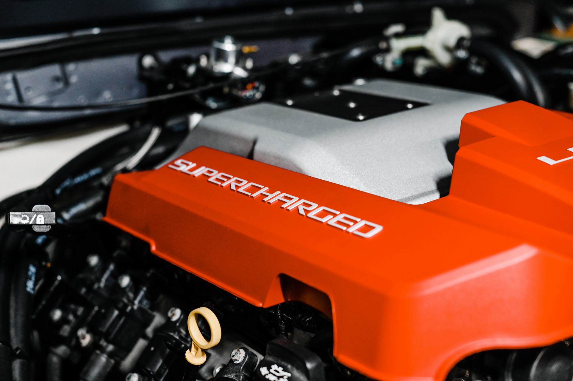 1993 Land Rover Defender 110 Restomod Wants To Roll With The Big Boys, Rocks A 600 HP 6.2L V8