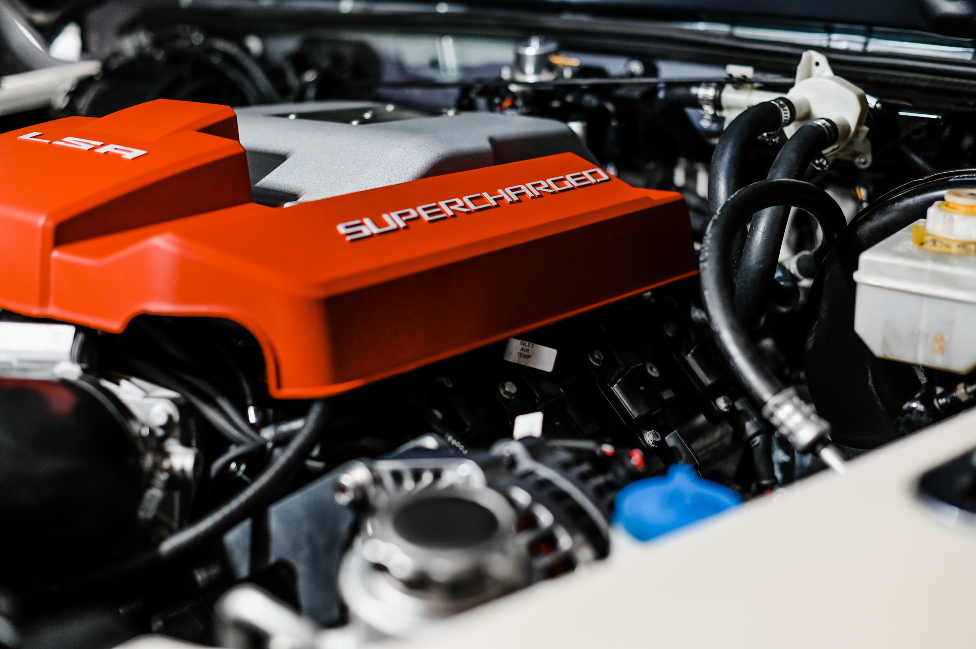 1993 Land Rover Defender 110 Restomod Wants To Roll With The Big Boys, Rocks A 600 HP 6.2L V8