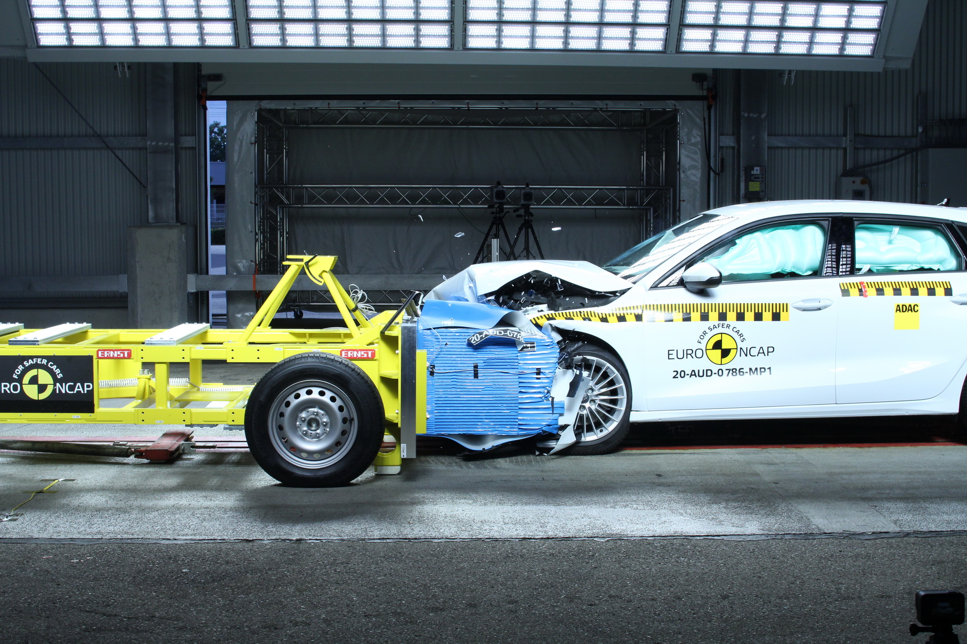 Euro NCAP Crash Tests The New Land Rover Defender, Honda e And Five Other Vehicles