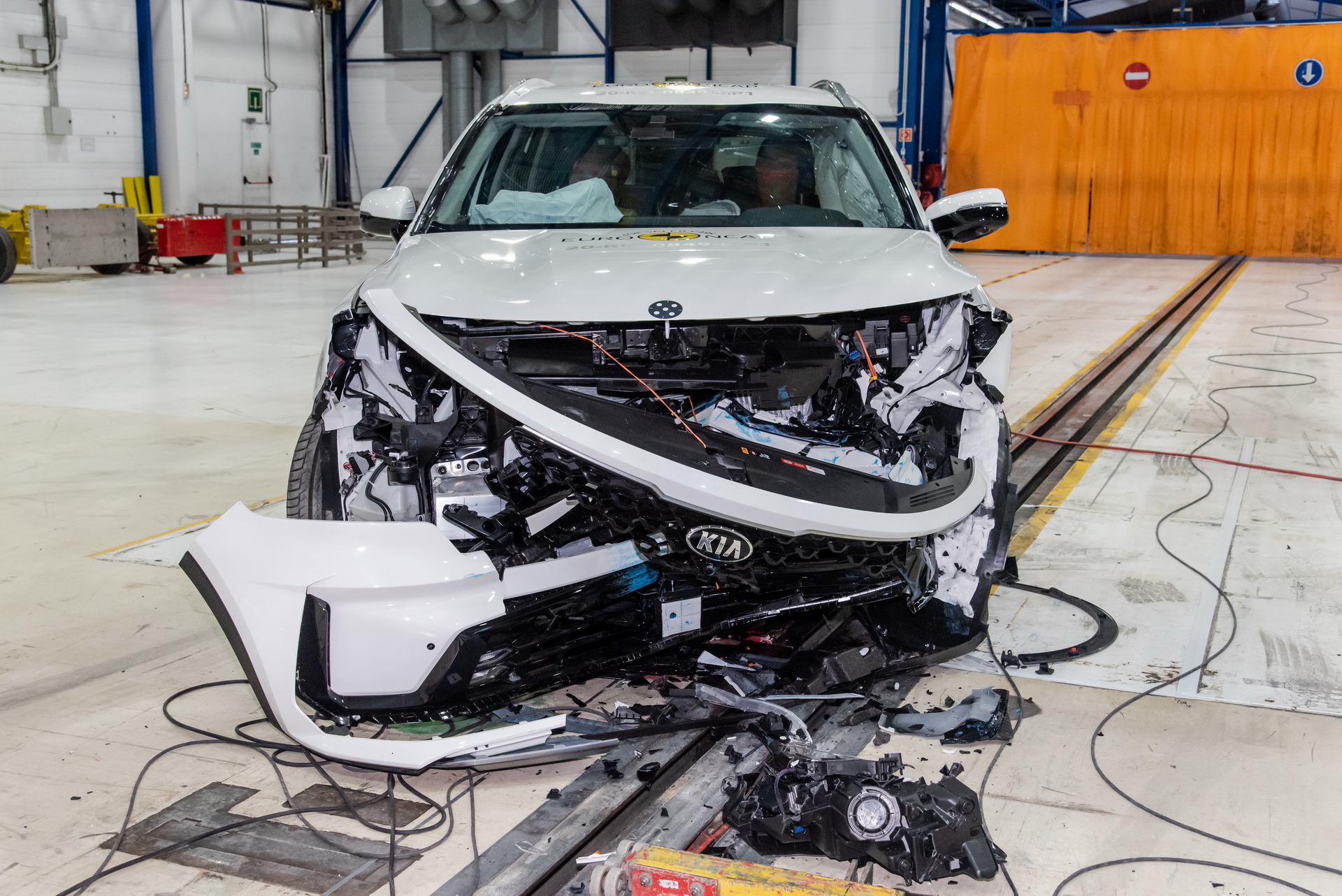 Euro NCAP Crash Tests The New Land Rover Defender, Honda e And Five Other Vehicles