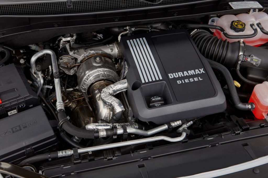 The 2021 Chevrolet Tahoe Diesel Offers Up To 28 MPG Highway Carscoops the-2021-chevrolet-tahoe-diesel-offers-up-to-28-mpg-highway-carscoops