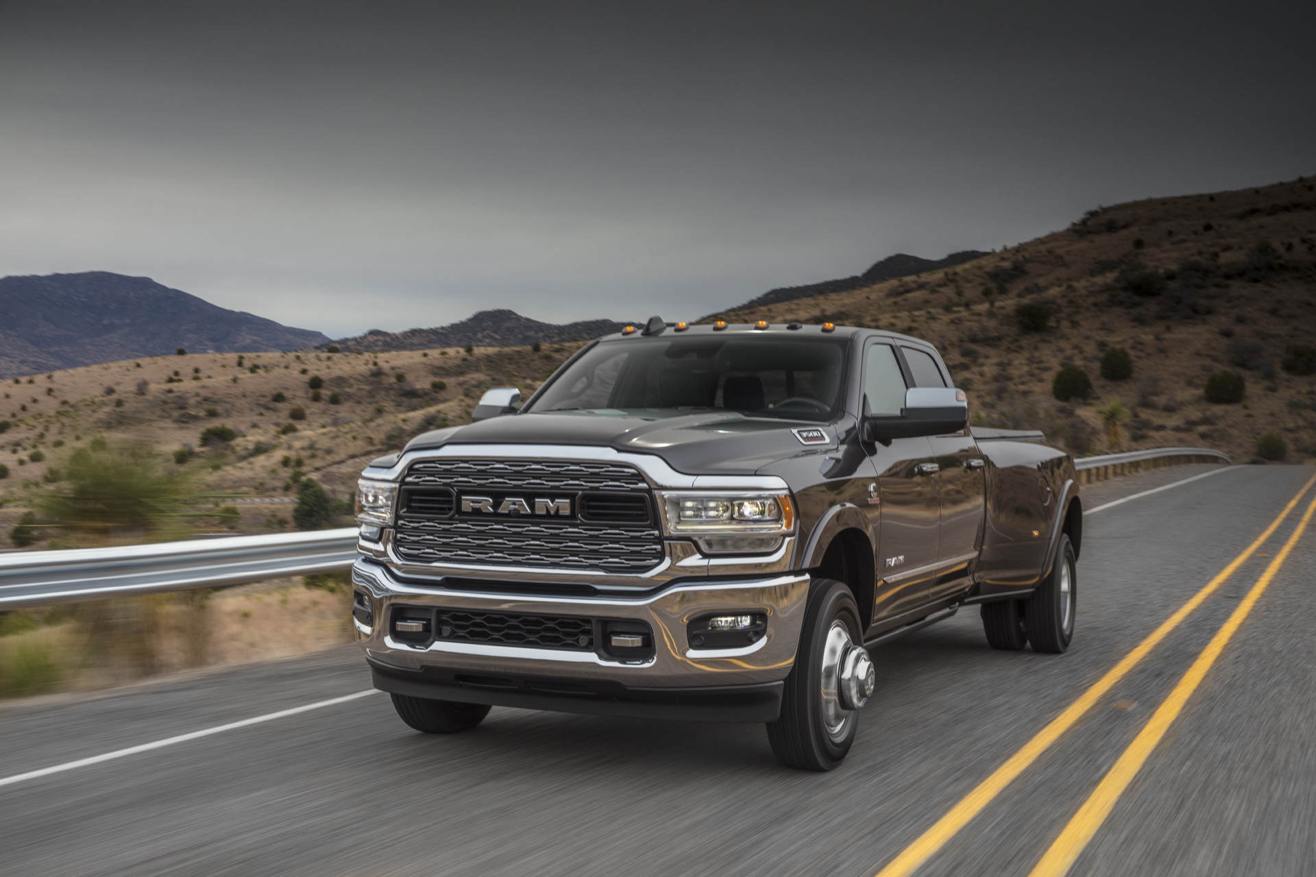 2021 RAM Heavy Duty Returns With Colossal 1,075 lb-ft Of Torque, 37,100-lbs Towing Capacity
