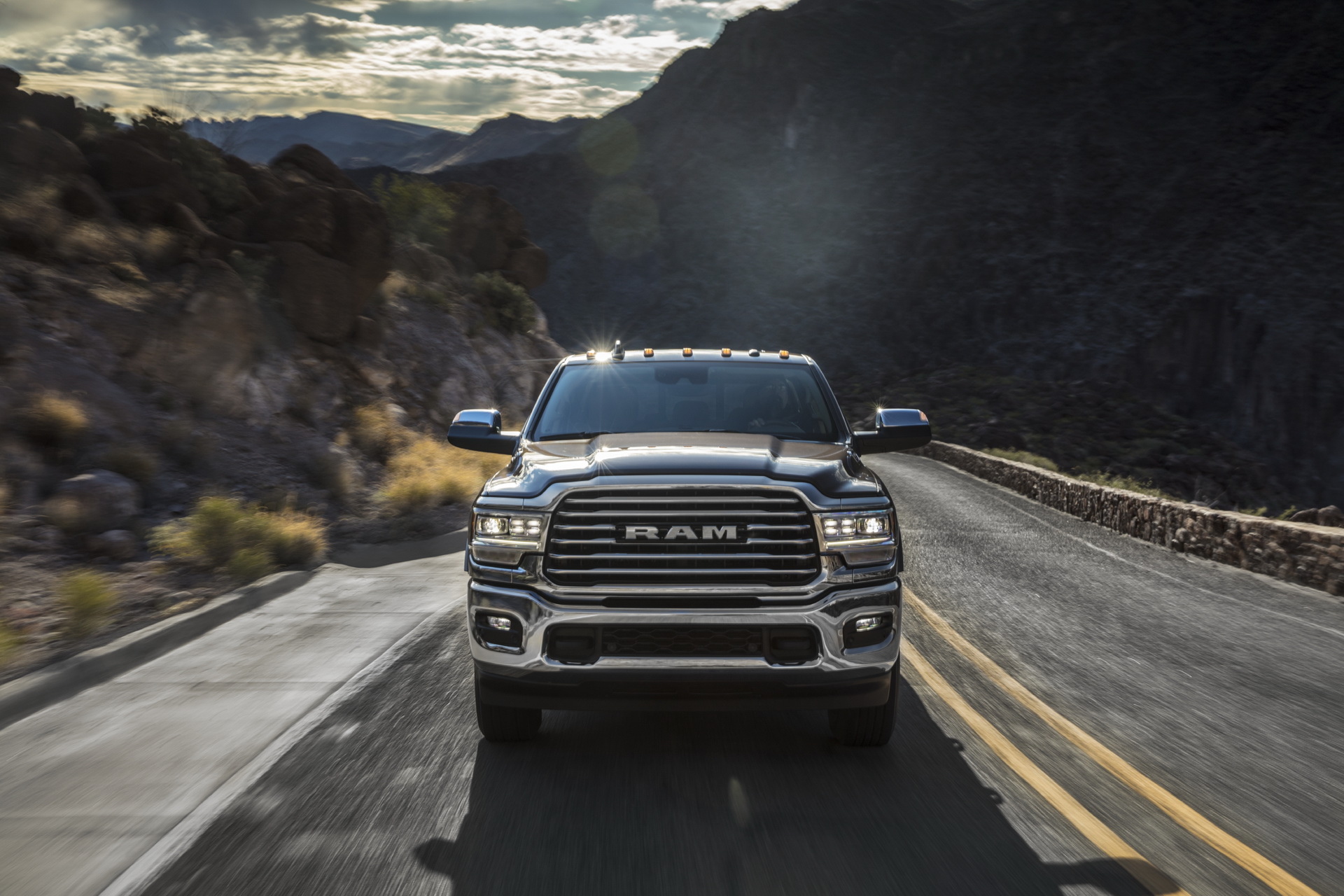2021 RAM Heavy Duty Returns With Colossal 1,075 lb-ft Of Torque, 37,100-lbs Towing Capacity