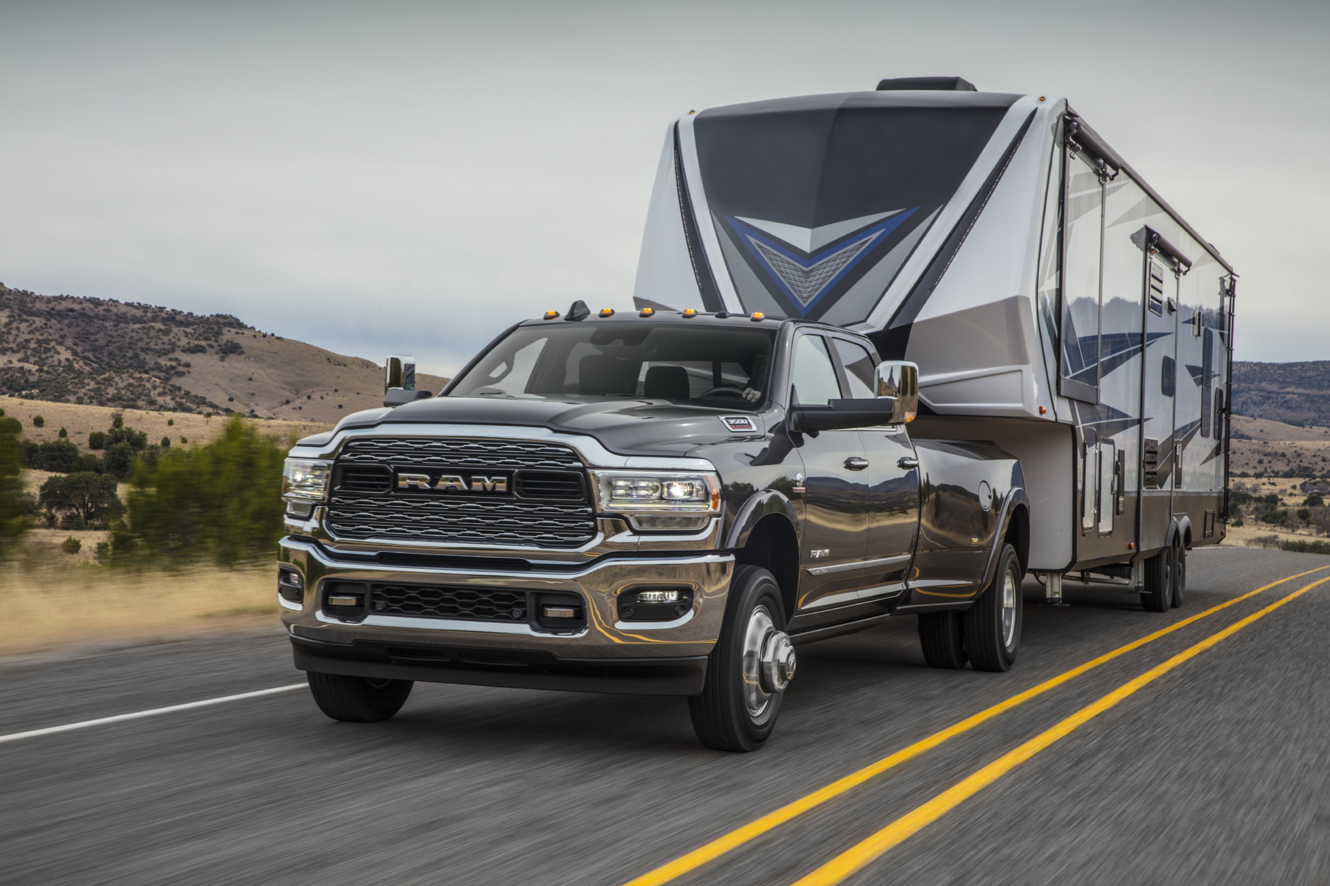 2021 RAM Heavy Duty Returns With Colossal 1,075 lb-ft Of Torque, 37,100-lbs Towing Capacity