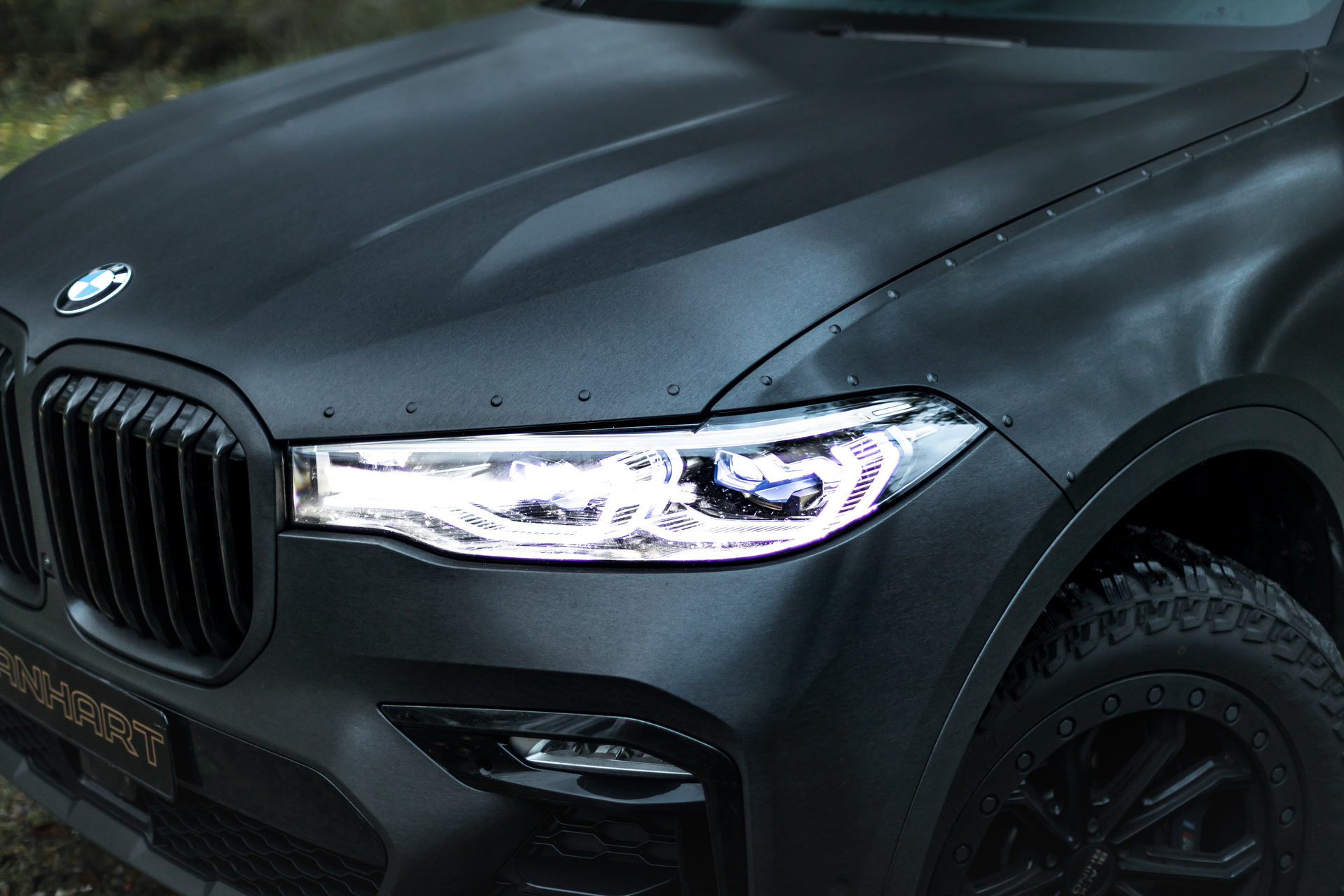 Manhart’s 641 HP BMW X7 M50i-Based MHX7 650 Dirt Edition Ready To Go Off-Roading