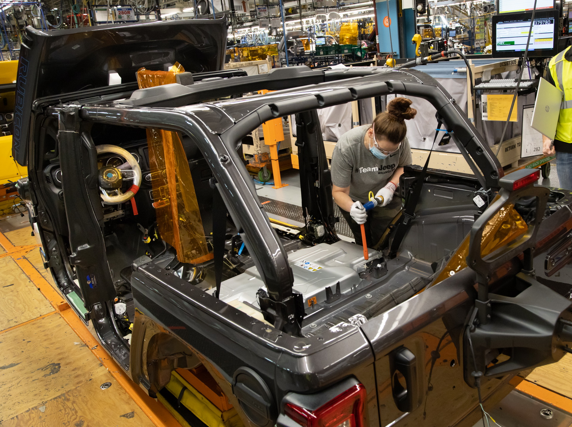 2021 Jeep Wrangler 4xe Plug-in Hybrid Enters Production In Ohio