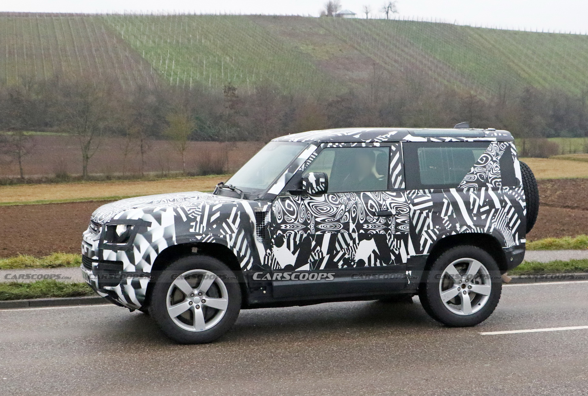 Land Rover’s Shorter Defender 90 Is Getting A V8 Engine Too