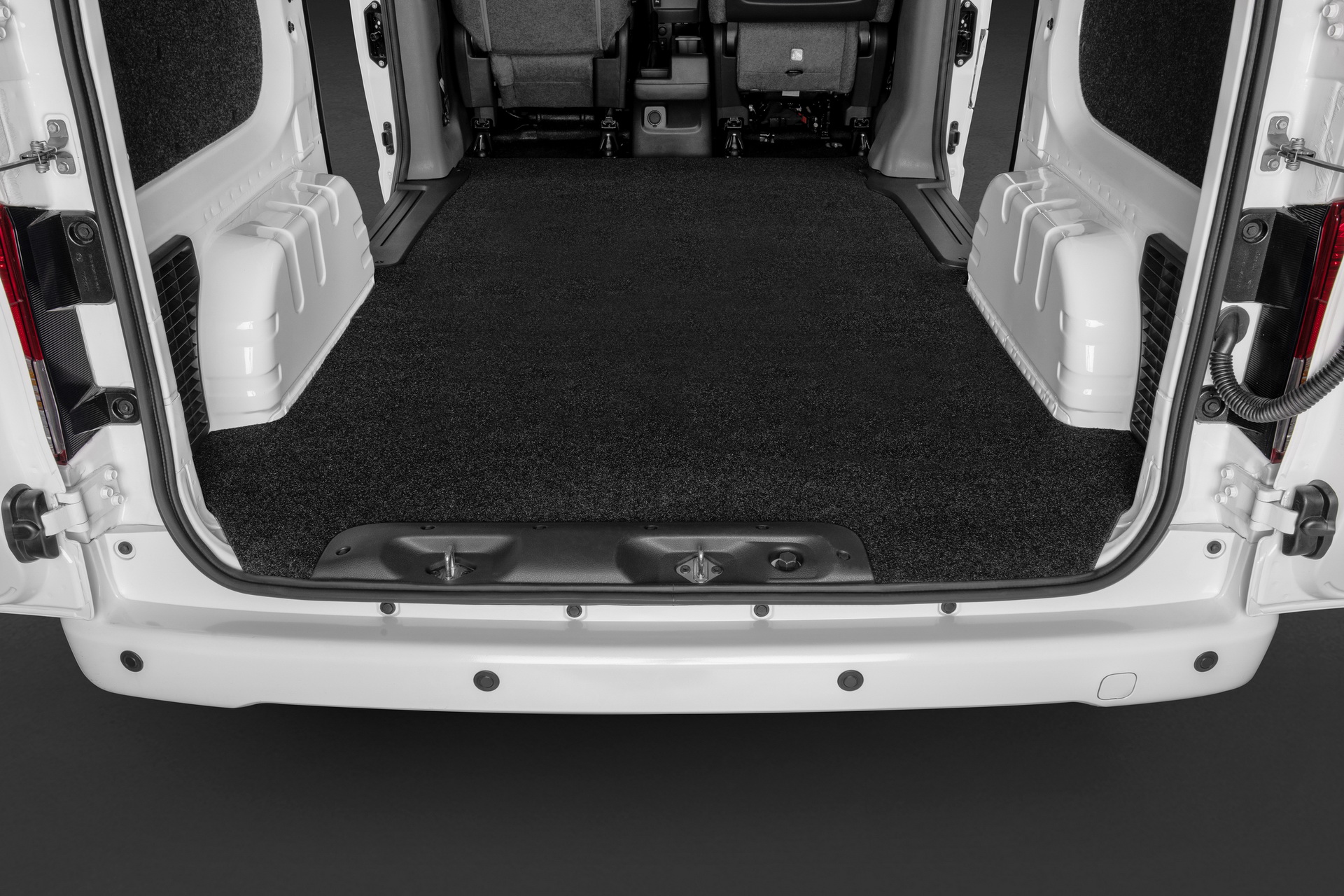 2021 Nissan NV200 Wants To Lure LCV Buyers With $23,530 Starting Price