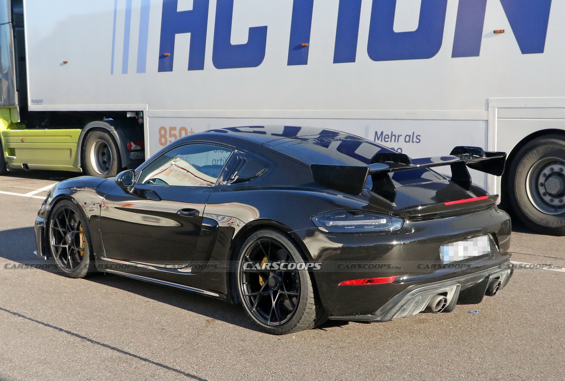 Porsche’s New 718 Cayman GT4 RS Promises To Be Finger-Licking Good