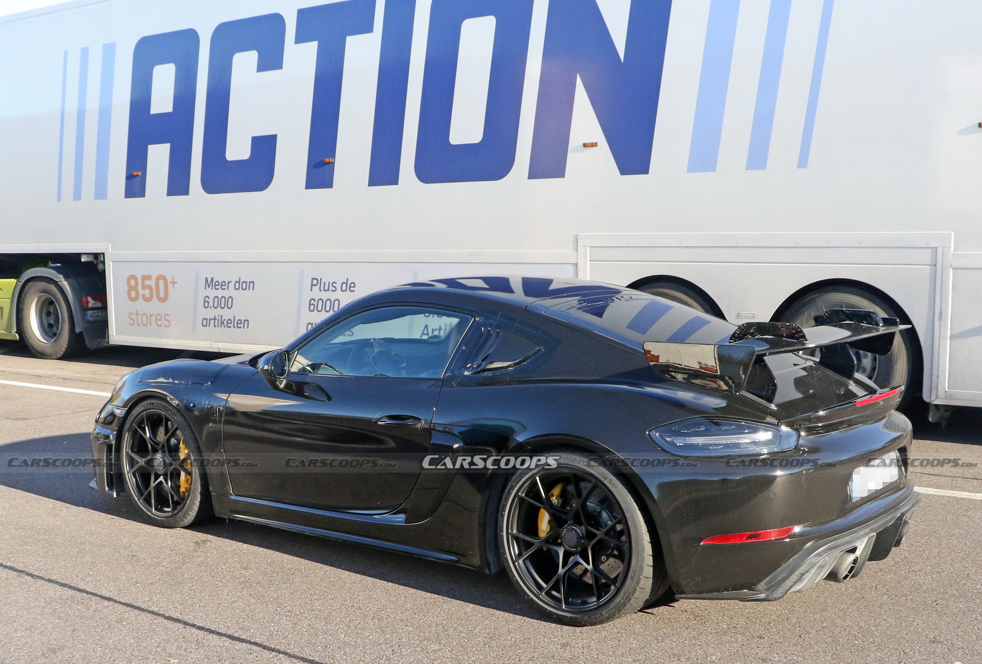 Porsche’s New 718 Cayman GT4 RS Promises To Be Finger-Licking Good