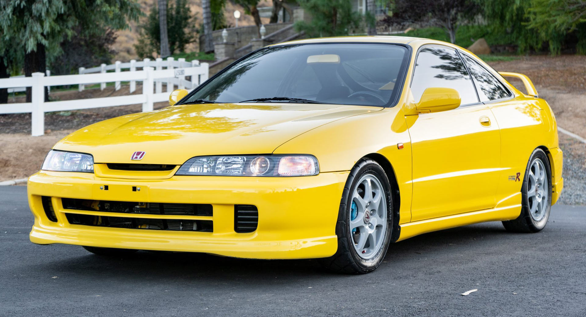 This 01 Acura Integra Type R Ticks All The Right Boxes Carscoops