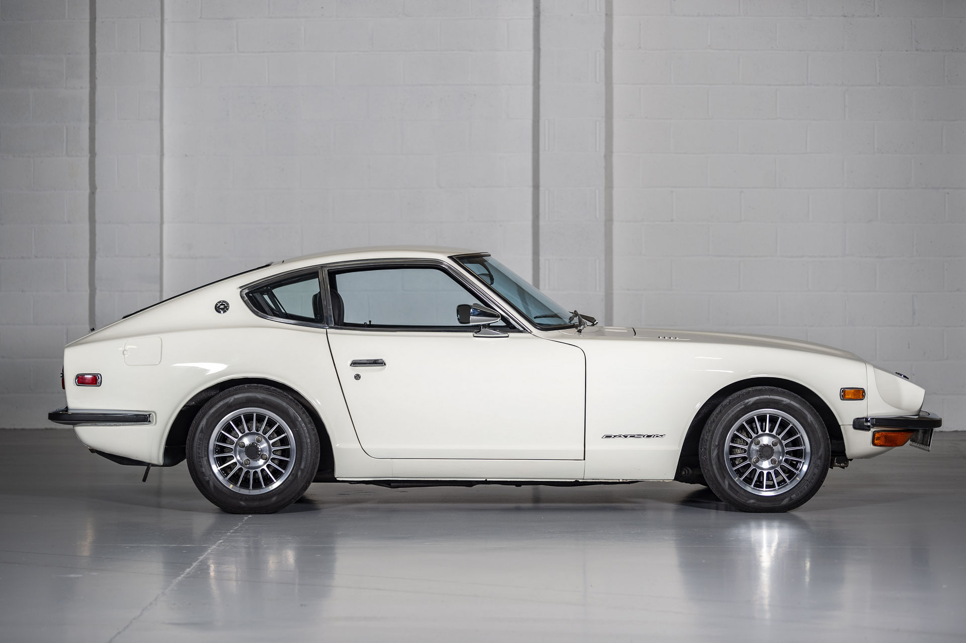 1972 Datsun 240Z With Skyline R33 GT-R Engine Sells For $57,000