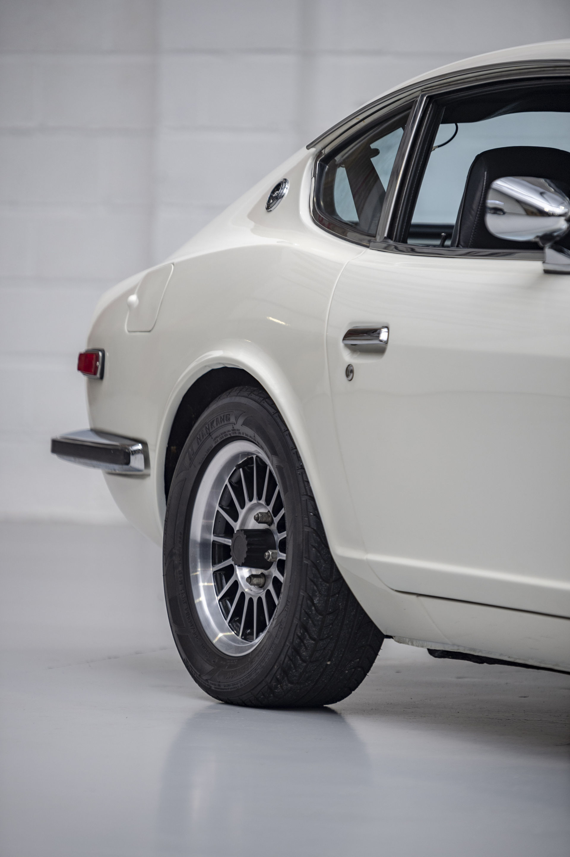 1972 Datsun 240Z With Skyline R33 GT-R Engine Sells For $57,000