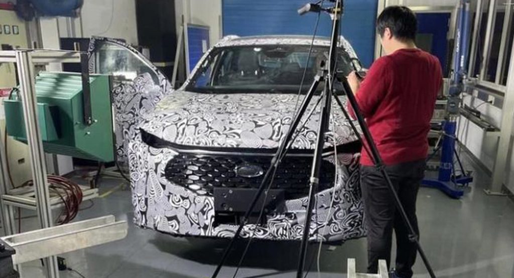 New Ford Fusion / Mondeo Prototype Spied As Crossover-Inspired Wagon