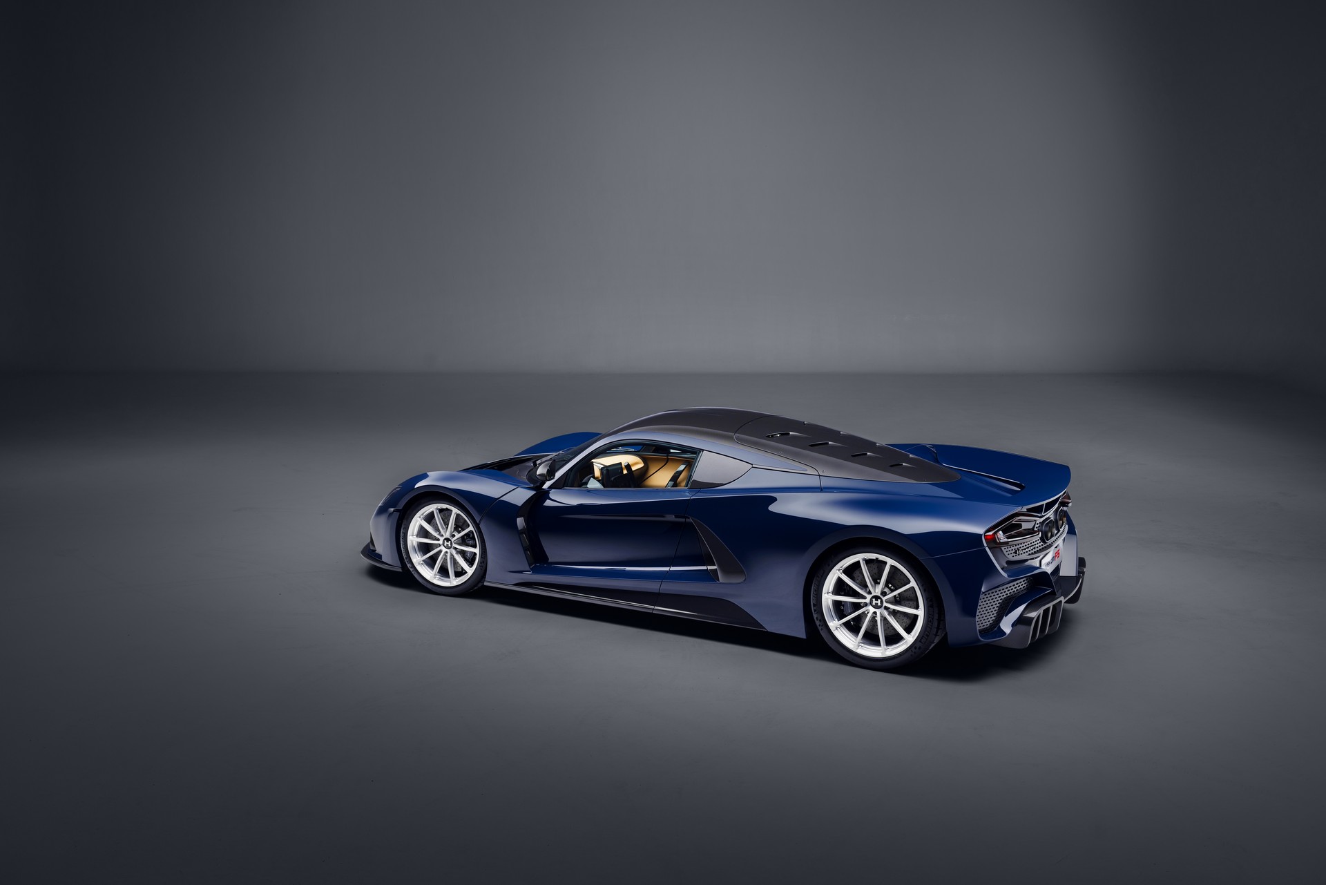 Hennessey Venom F5 Debuts With 1,817 HP And Targeted Top Speed Of 311+ MPH