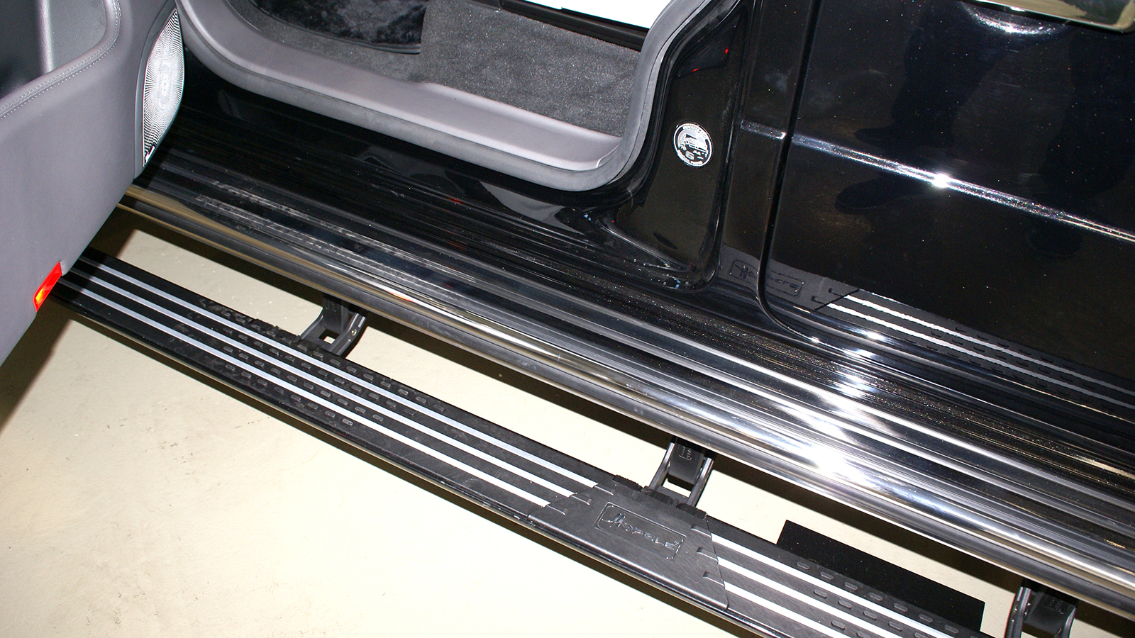 Hofele Design’s Suicide Door Mercedes-Benz G-Class Isn’t For Everyone