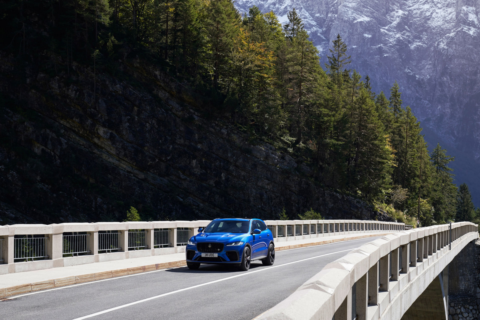 2021 Jaguar F-Pace SVR Is Faster And More Luxurious