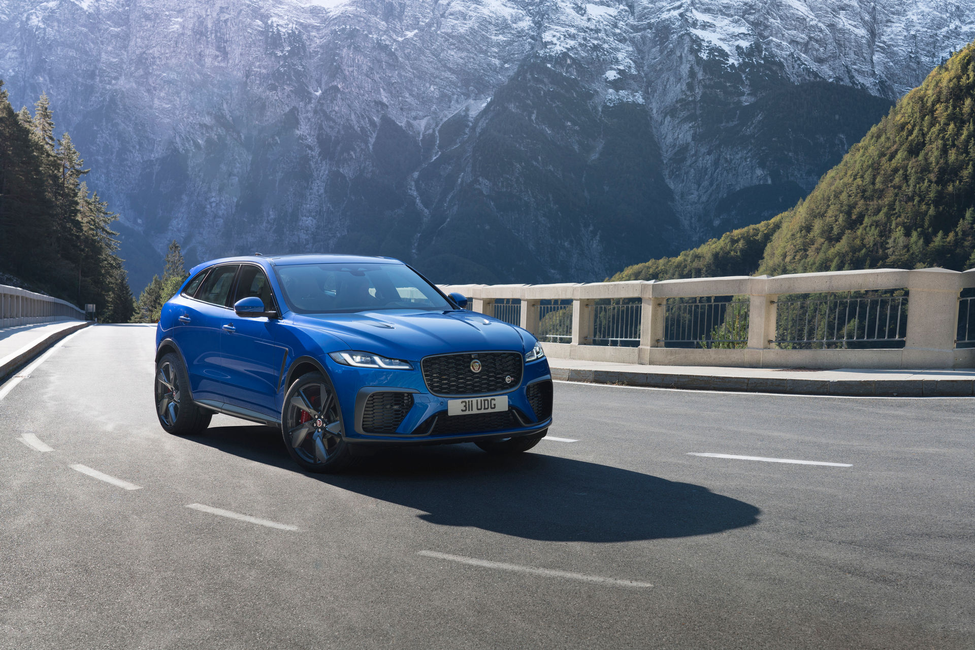 2021 Jaguar F-Pace SVR Is Faster And More Luxurious