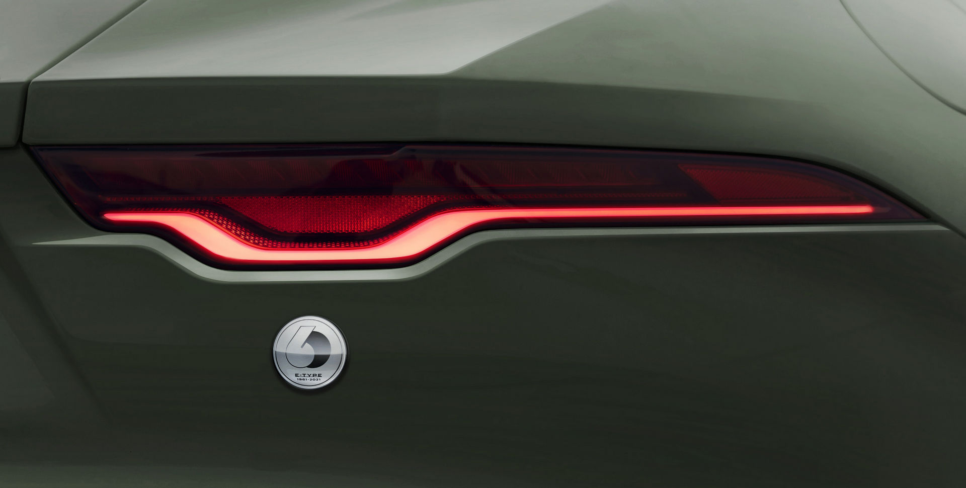Jaguar Celebrates E-Type Anniversary With Limited-Run F-Type Heritage 60 Edition