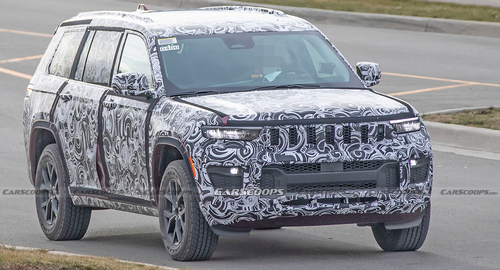 2022 Jeep Grand Cherokee Scooped With Striking New Design ...