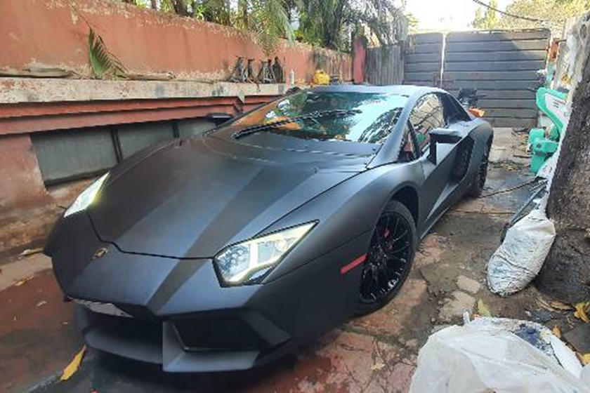 Honda Civic Morphs Into A Lamborghini Aventador Replica In India