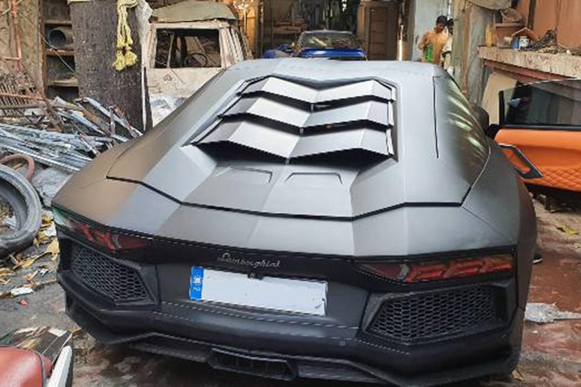 Honda Civic Morphs Into A Lamborghini Aventador Replica In India