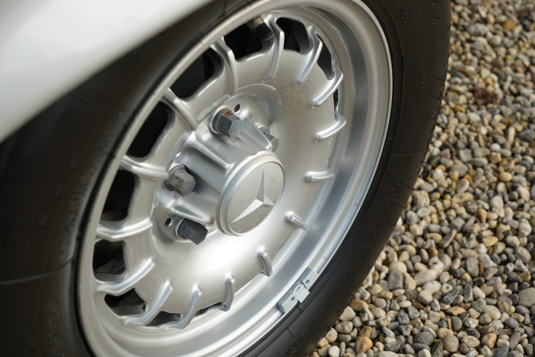 Barely Used R107 Mercedes-Benz 450SL Has Clocked Just 11k Miles Since 1979