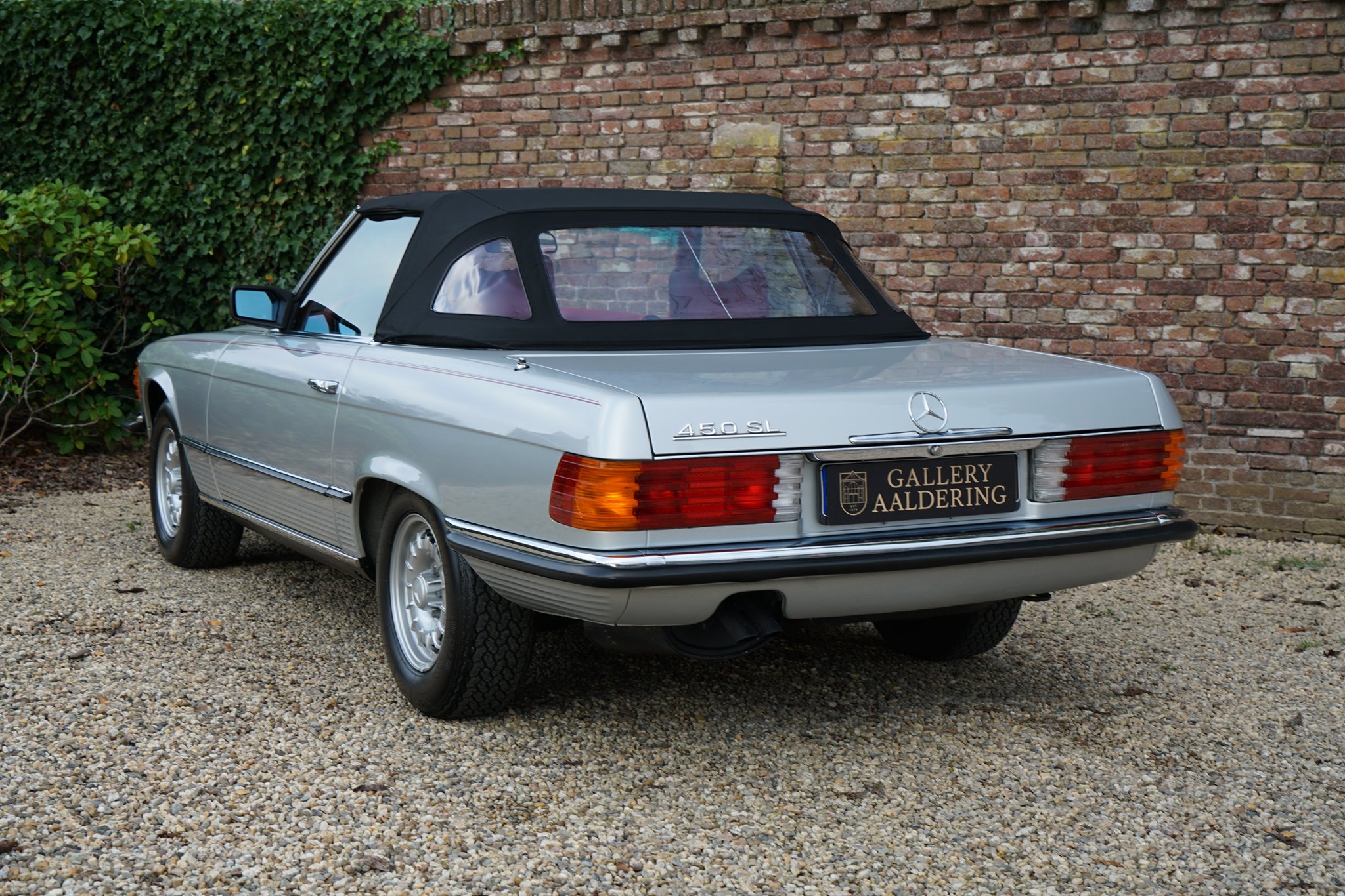 Barely Used R107 Mercedes-Benz 450SL Has Clocked Just 11k Miles Since 1979