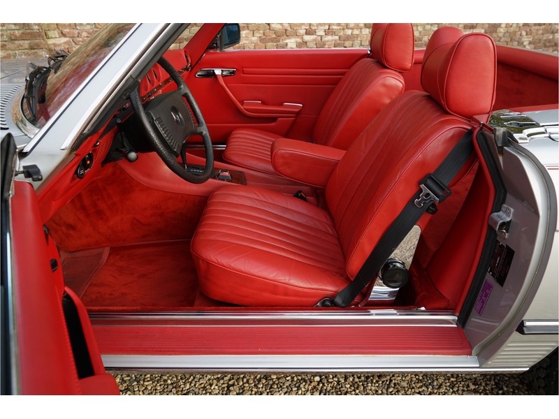 Barely Used R107 Mercedes-Benz 450SL Has Clocked Just 11k Miles Since 1979