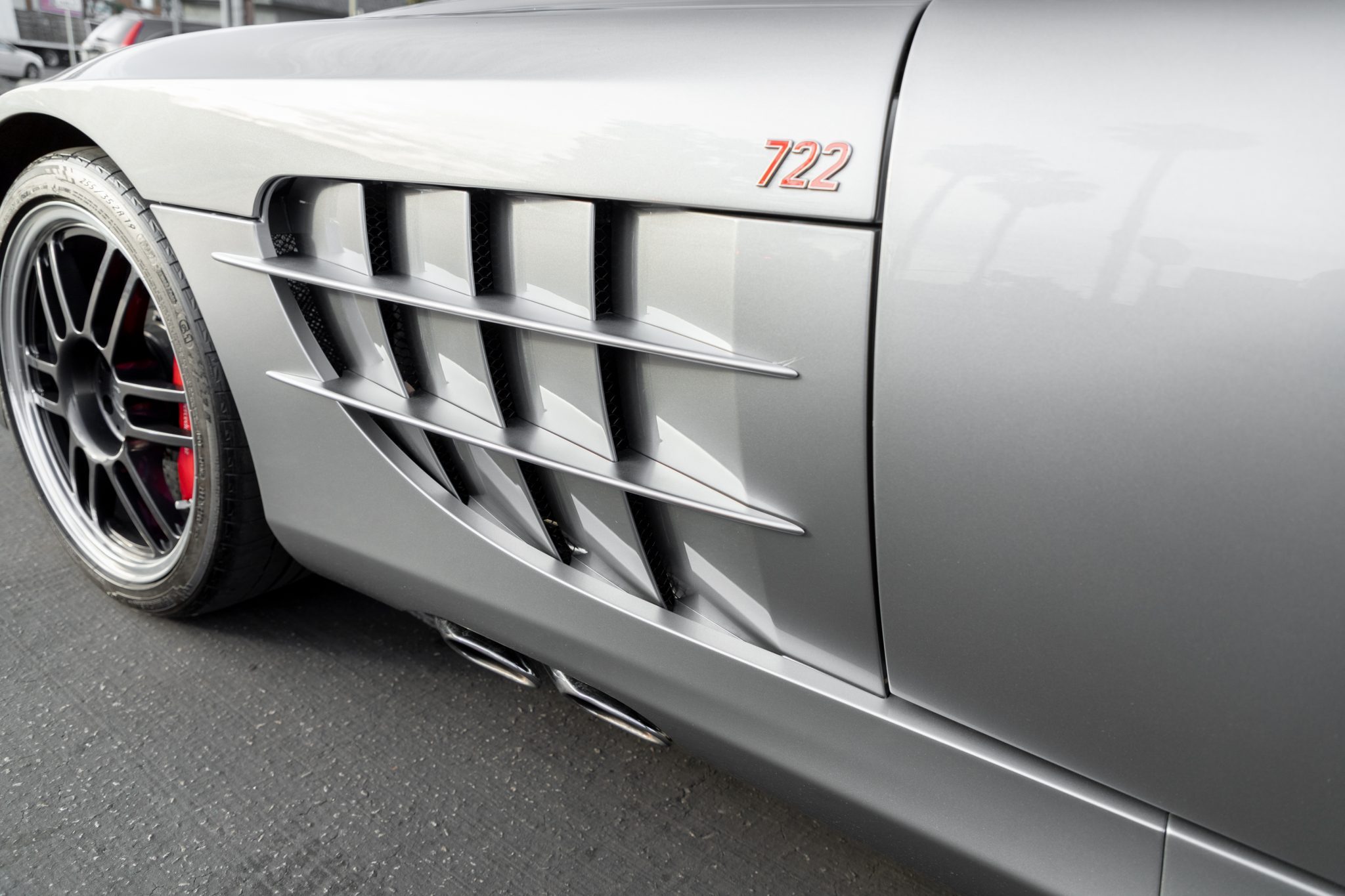 2007 Mercedes-Benz SLR McLaren 722 Is One Brutish Old-School Supercar