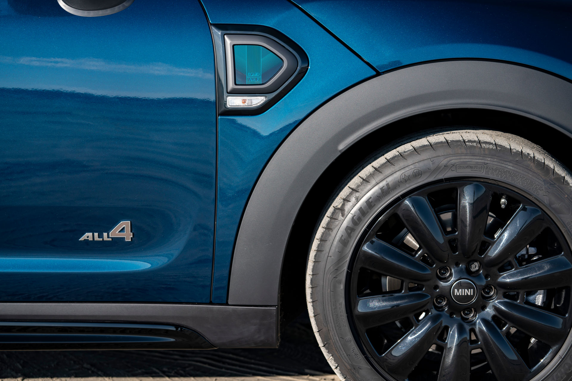 2021 Mini Countryman Boardwalk Is Designed To Stand Out