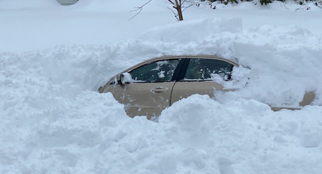  New York Man Trapped Under 4 Feet Of Snow For Ten Hours After Snow Plow Buries His Car
