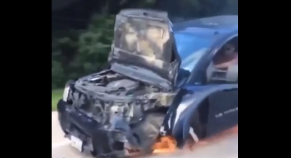  Man Drives Nissan Titan Down Motorway On Three Wheels And With An Open Bonnet