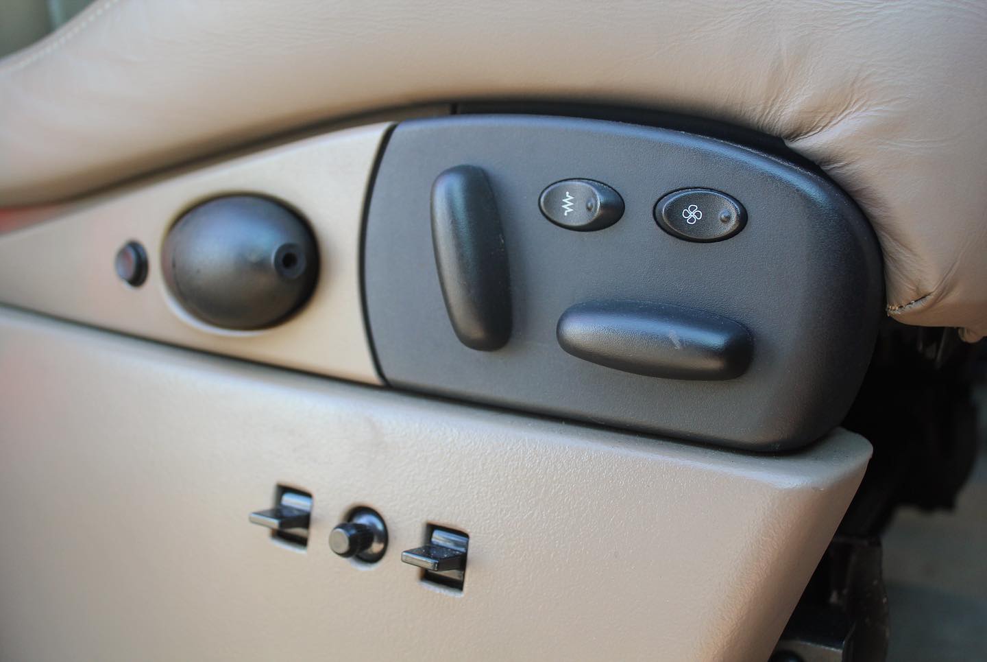 Someone Scored A Bargain With This ’99 Oldsmobile Silhouette OSV Concept